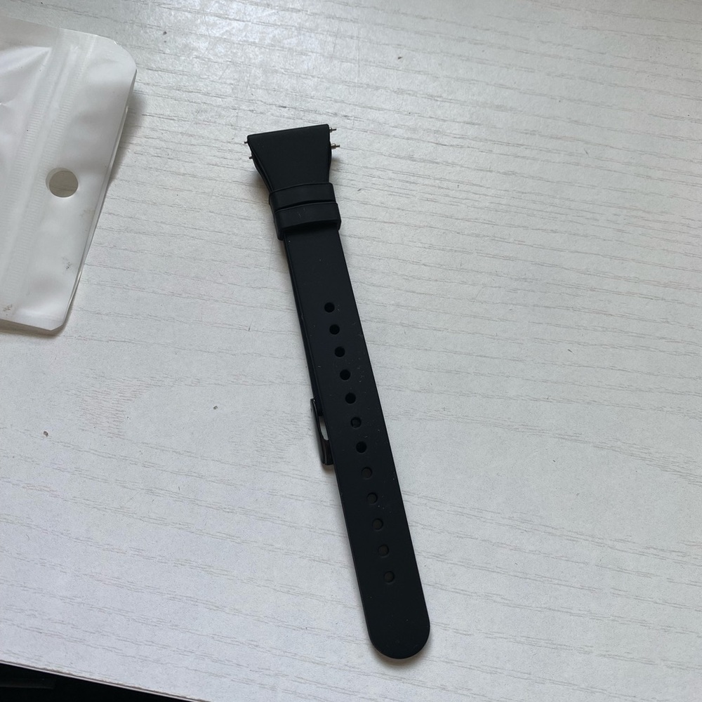 NWT Fitbit Versa 2 Thin Black Replacement Band